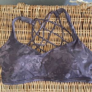 Lululemon sports bra size 8